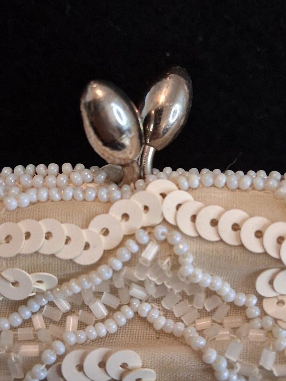 Vintage 1950s Hand Beaded Sequin Kiss Lock Clutch Evening Bag Ivory Cream Bridal - Picture 2 of 9